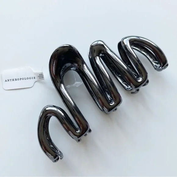 NWT Anthroplogie Squiggle Hair Claw Clip Black Silver - Picture 2 of 5
